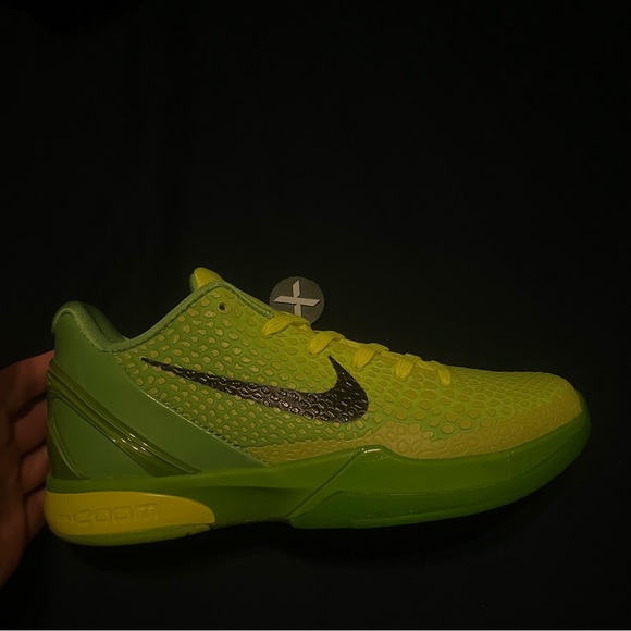 Kobe 6 Grinch Size 12 - Picture 2 of 8